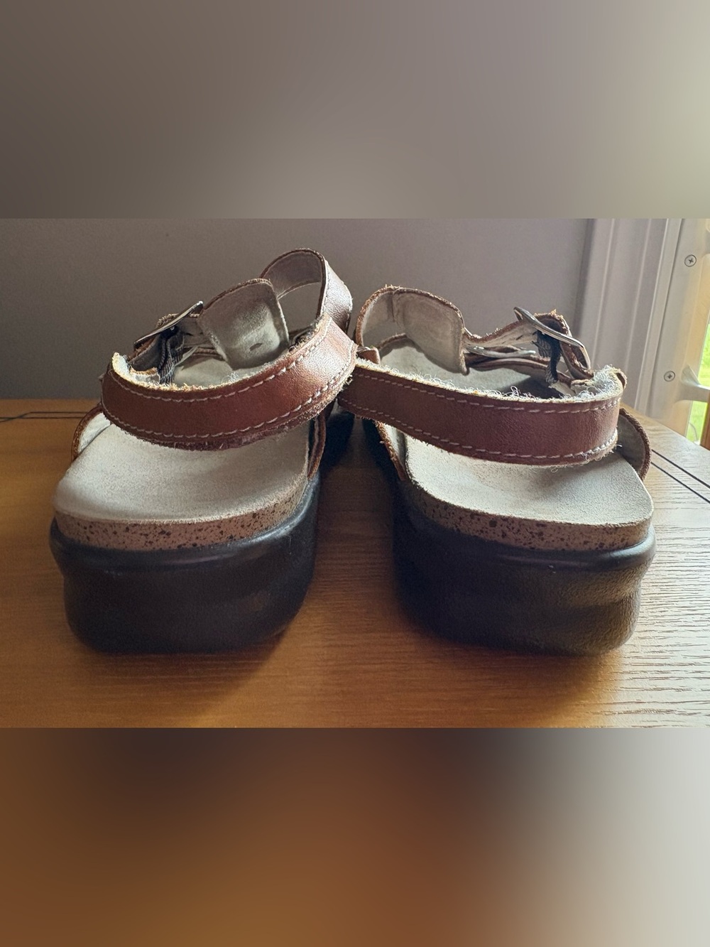 SAS Brown Leather T-Strap Sandals - Picture 8 of 11
